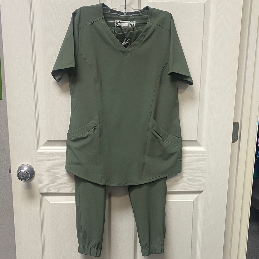 Women's Olive Green Scrub Jogger Set - Comfortable Medical Track Pants & Top